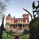 Illustration for article titled Stephen Kings Maine Mansion Is Becoming a Writers Retreat